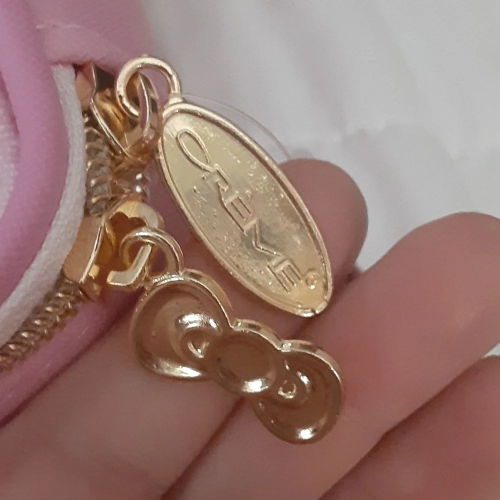 Creme Shop X Hello Kitty Beauty Travel Case - Picture 6 of 7